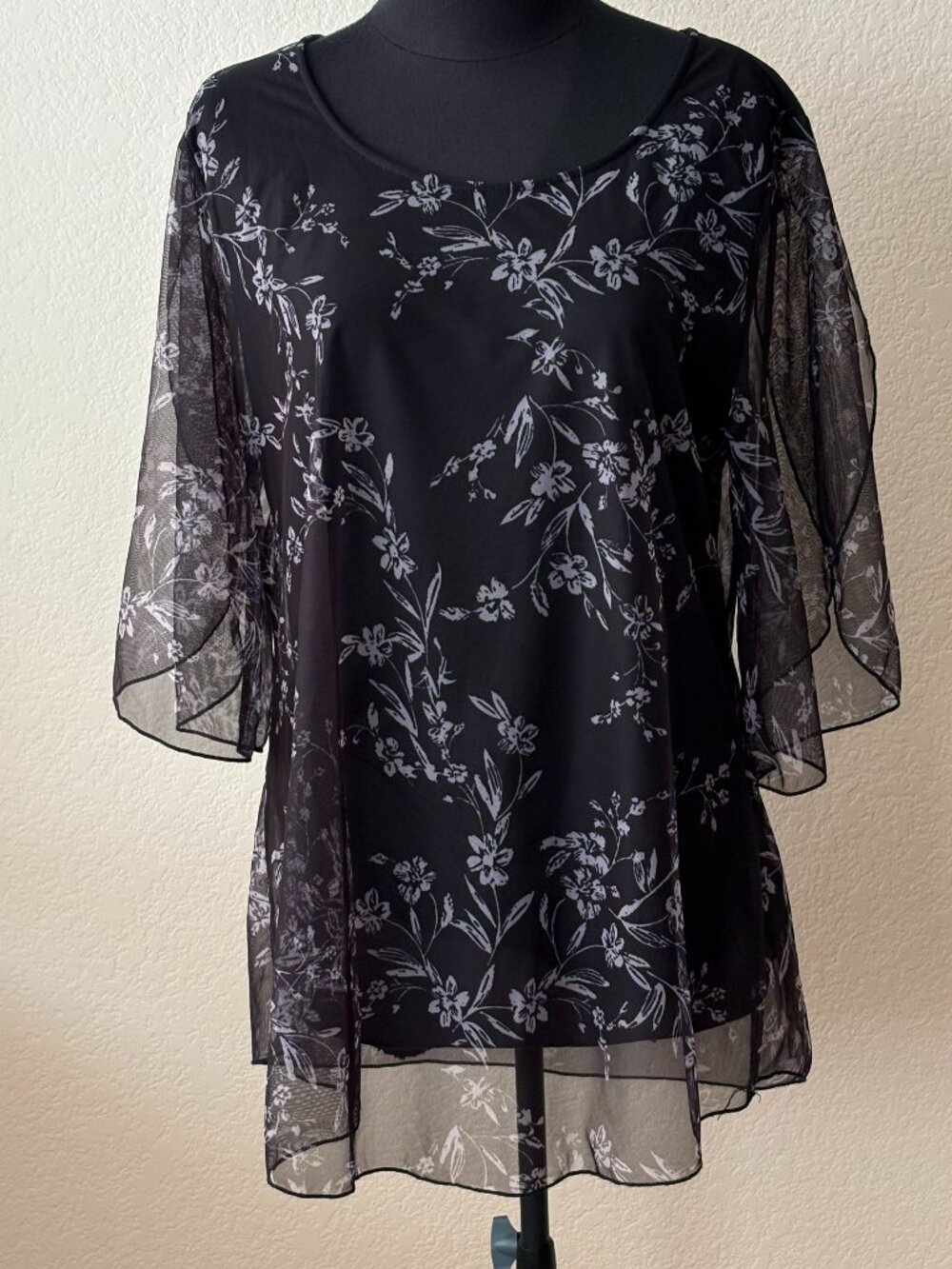 Sese Code Womens L Black Floral Sheer Split Bell Sleeve Tunic Blouse Layered